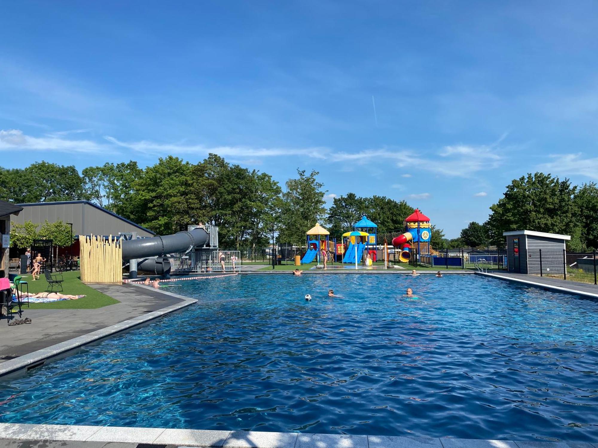 Ferienhaus Luxchalet #Vaju Lathum# Am See, Strand, Pool, Nationalpark ภายนอก รูปภาพ